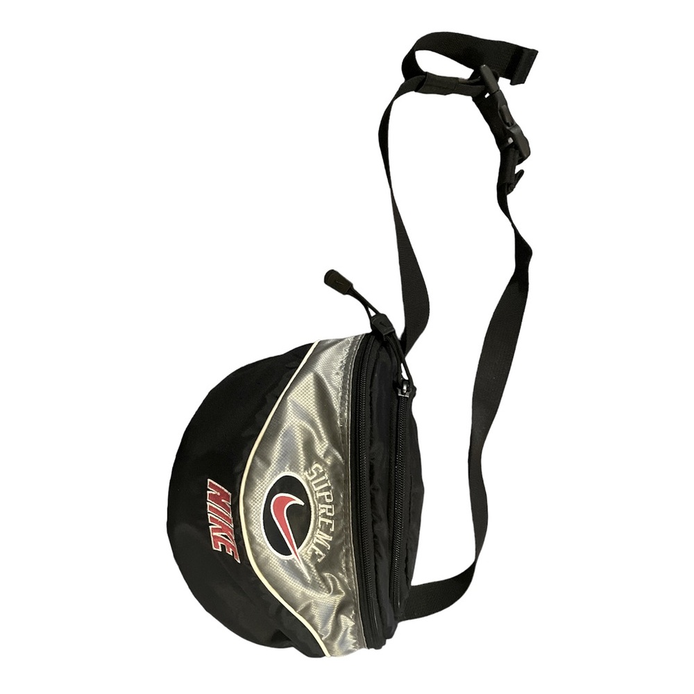 SOLD Nike and supreme Collab Fanny pack unisex